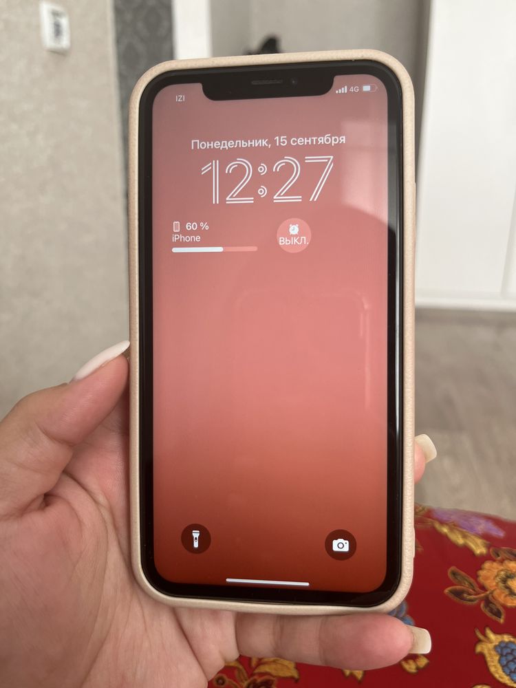 Iphone XR 124gb акб 81