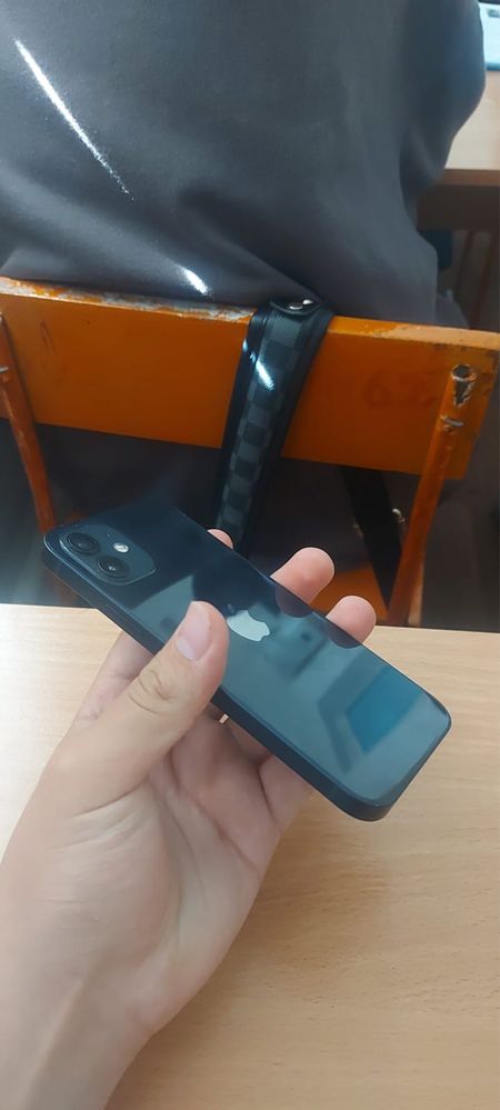 Iphone 12 в хорошом состояний