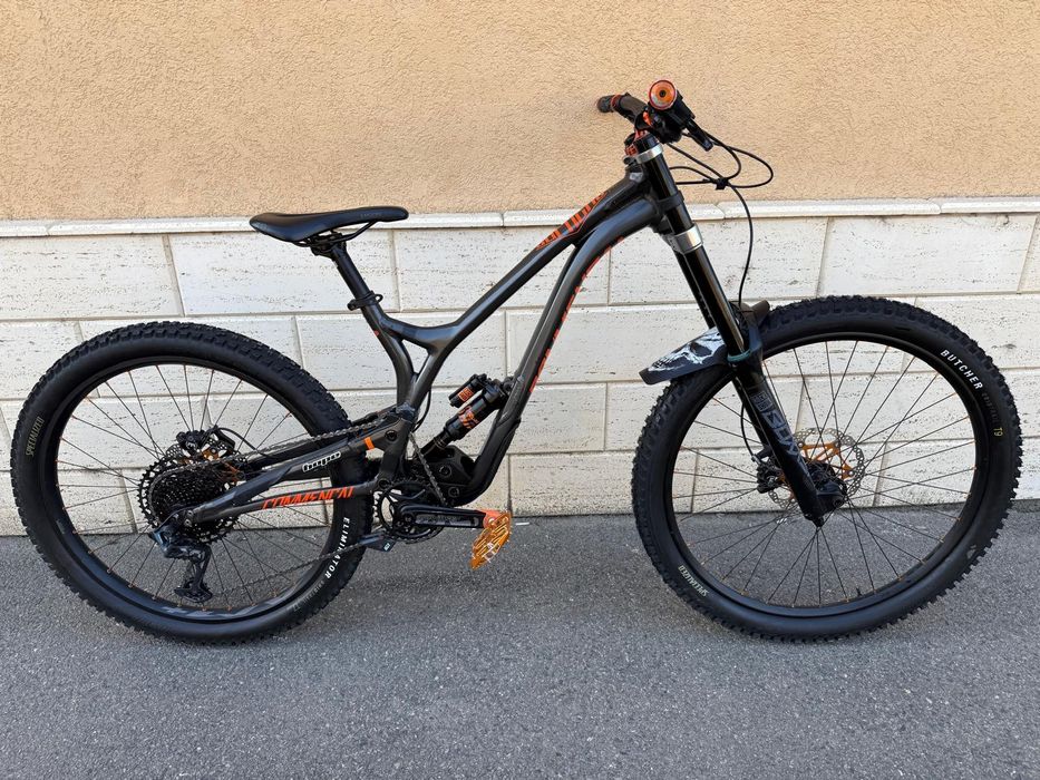 Bicicleta DH Commencal supreme
