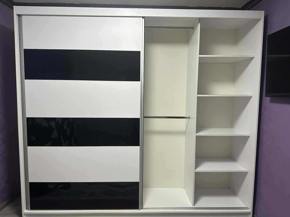 Vând Dulap Dressing