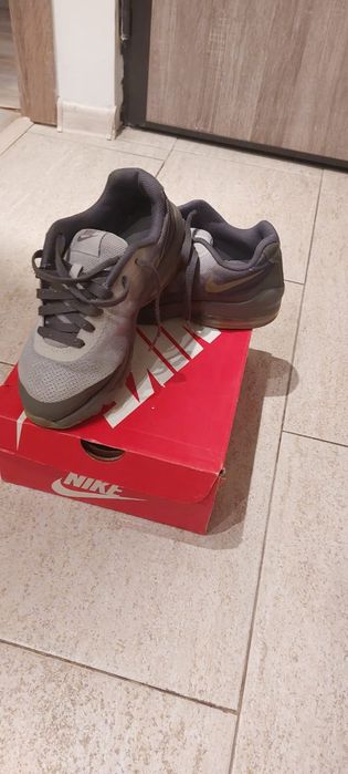 De vânzare    Adidasi