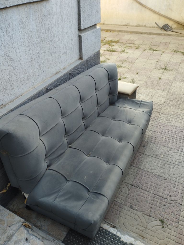 Продаю диван самовызов