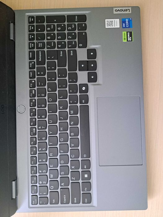 Laptop Lenovo LOQ RTX 4060 cu 8 GB VRAM
