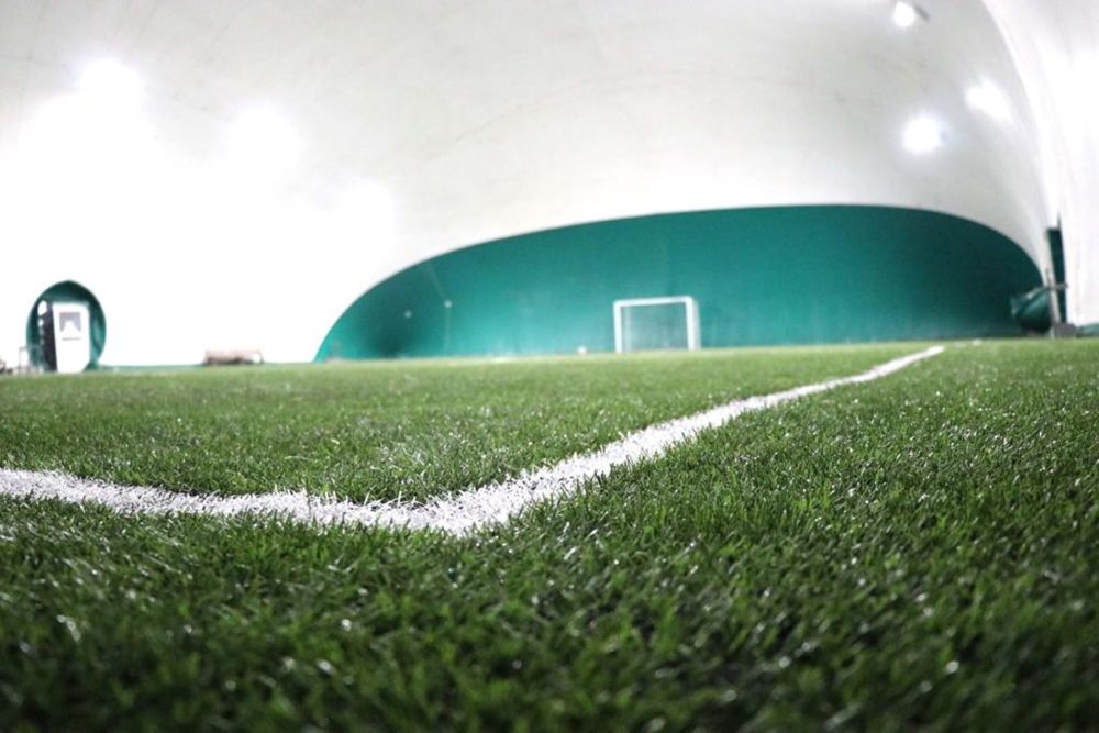 Teren sintetic fotbal acoperit si incalzit . Baza sportiva Bucuresti
