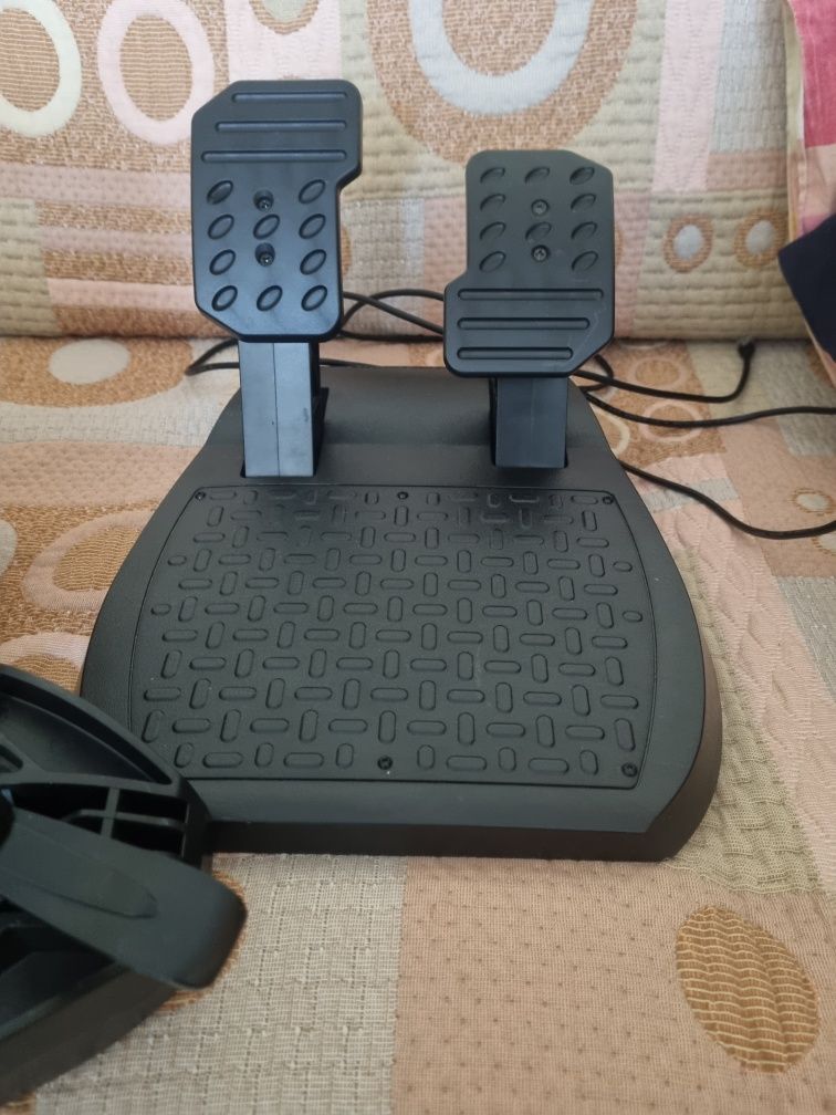 Thrustmaster t150 волан с педали