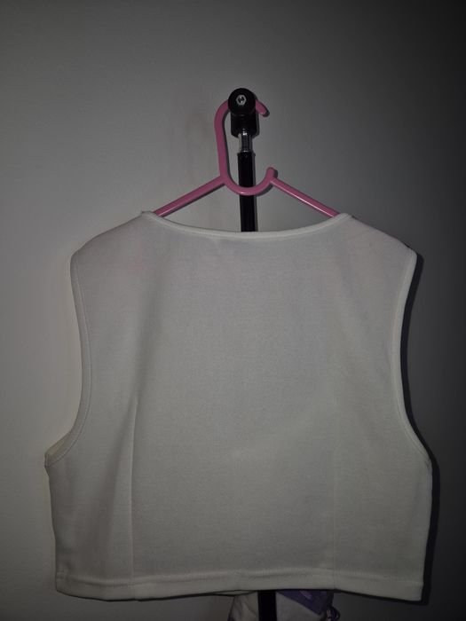 Top cu decolteu în formă de inimă