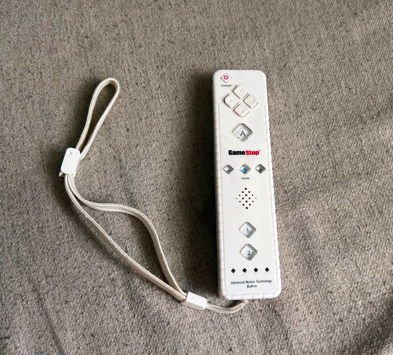 Controller Wii compatibil GameStop cu MotionPlus integrat