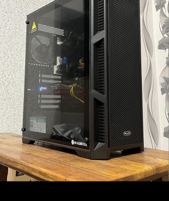 Геймърски компютър - i5 4430/ RX 570/ Ram 8GB/ ssd 128GB Hard disk 1TB