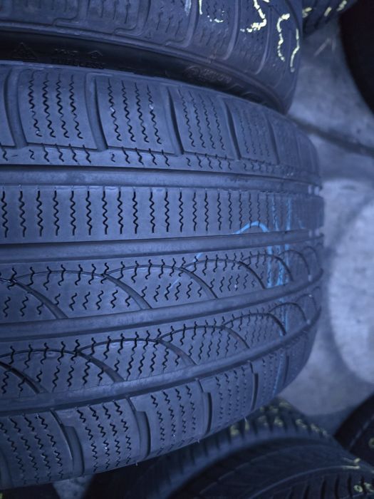 Anvelope iarna  235 35 19
