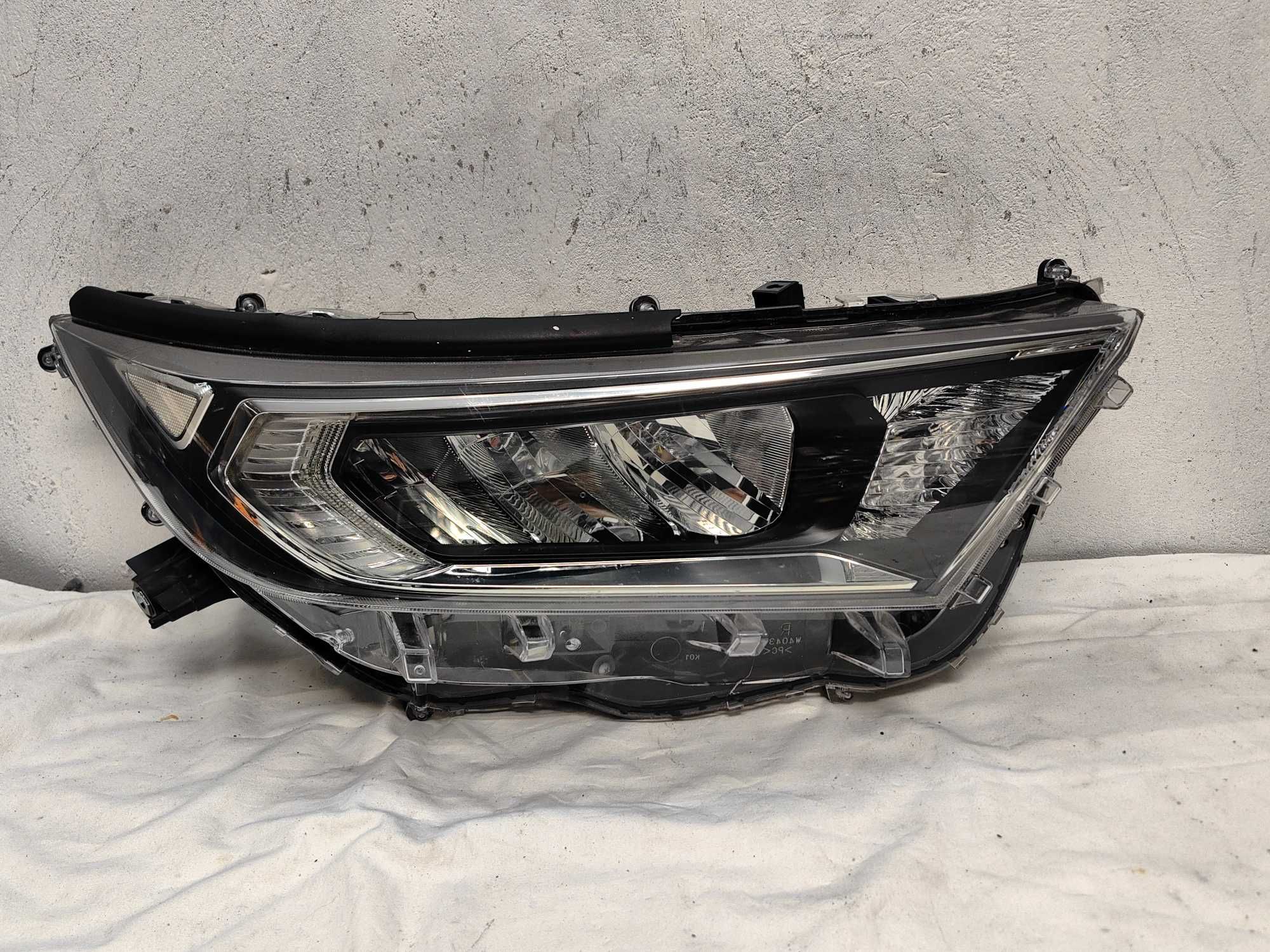 Оригинален фар Тойота Рав 4  Toyota Rav 4 Full Led