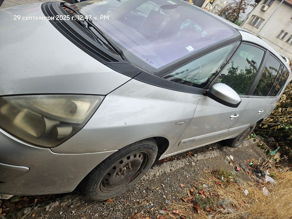 Renault GRAND ESPACE 1.9DCI на части или цяла в движение.