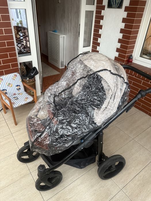 Cărucior Venicci 3 în 1 crem