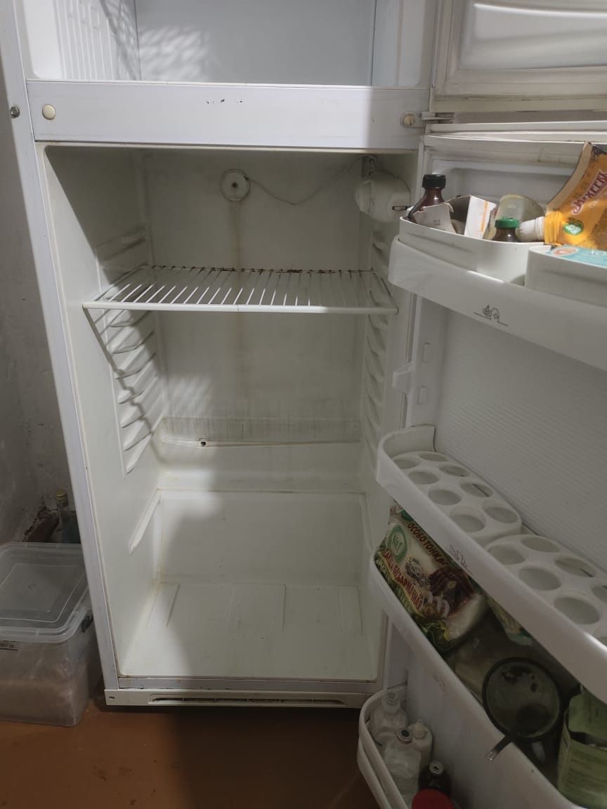Холодильник.    .