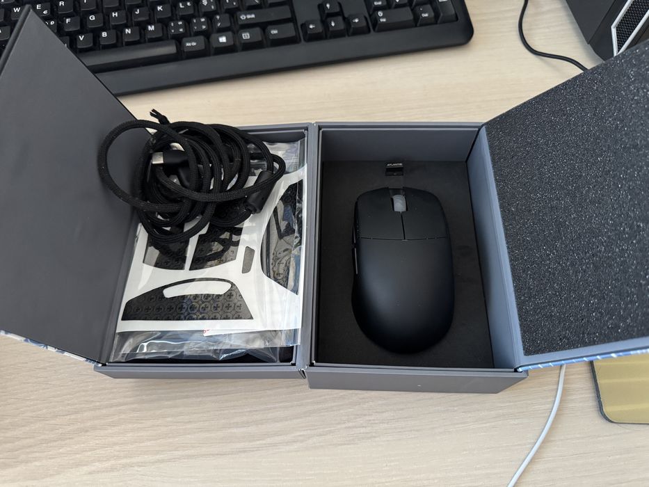 Vand mouse Lamzu Atlantis Mini in cutie