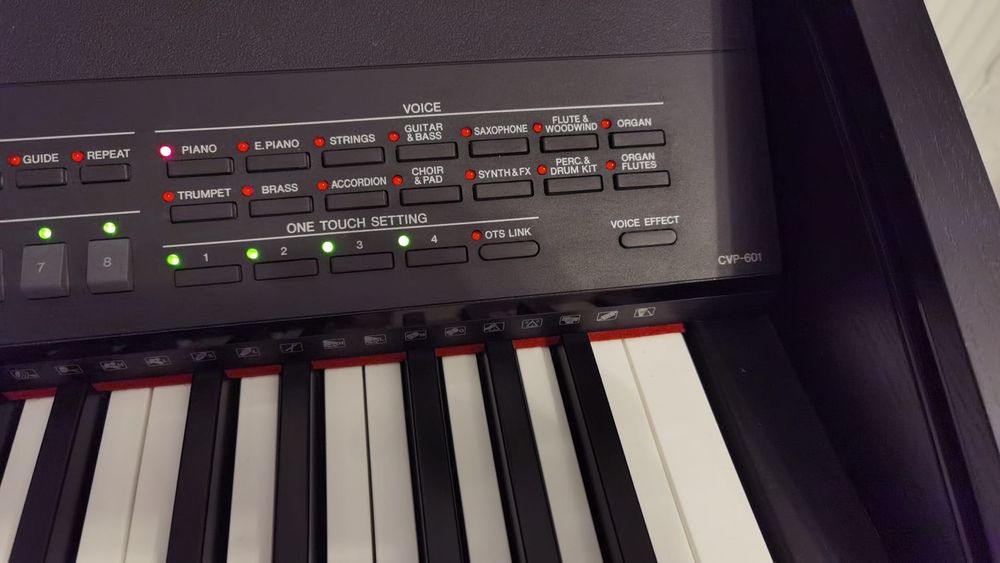 Pian Yamaha CVP 601