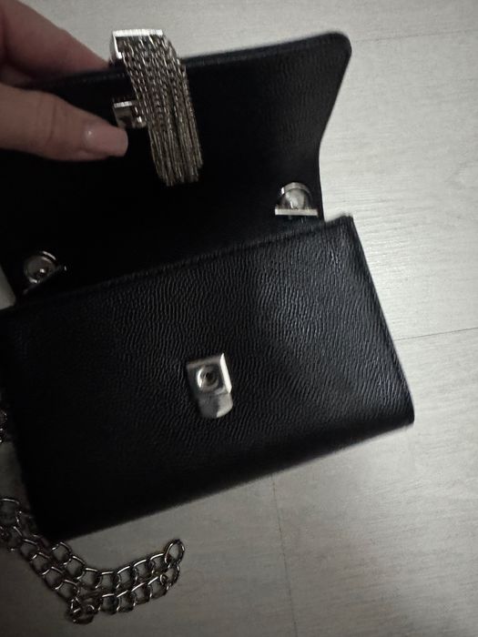 Чантичка Valentino официална