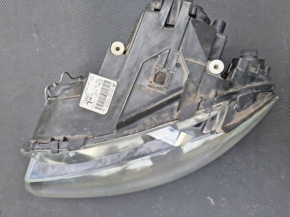 Far Stanga Audi A3 8P Xenon