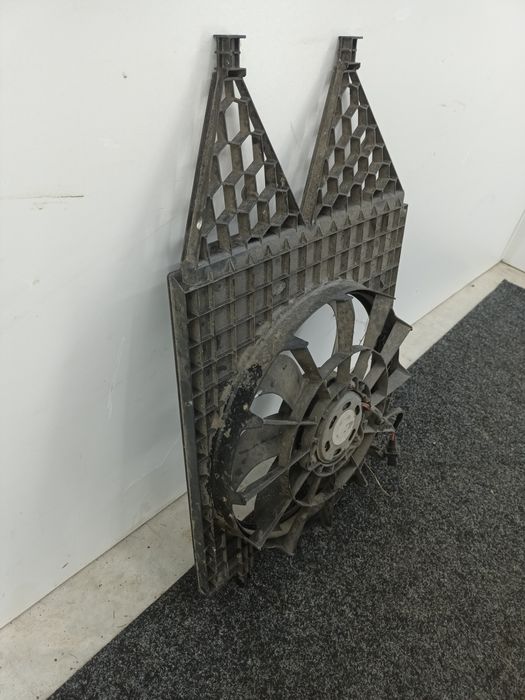 Dezmembrez Electroventilator de pe VW POLO 6R 2009-2016