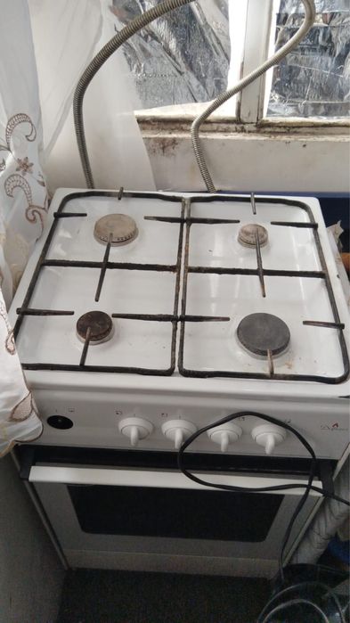 Продам полностью газовую плиту