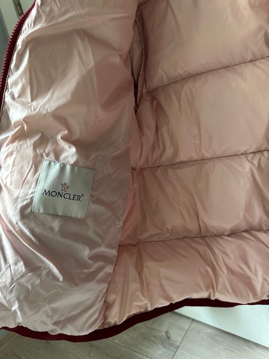 Ново яке Moncler