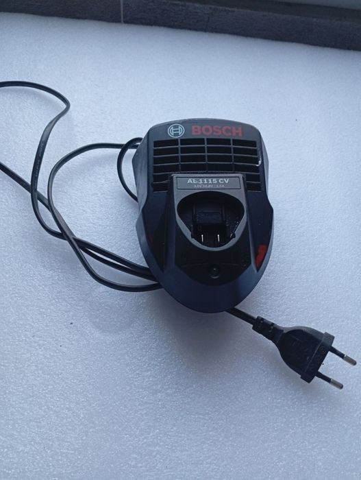 Încărcător Bosch 10.8v-12v