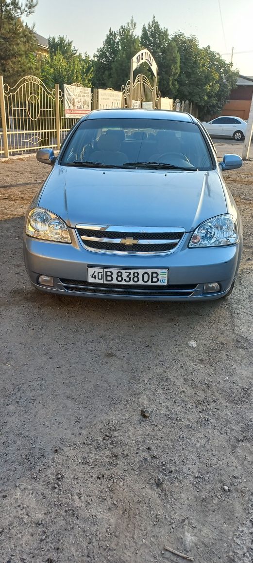 Ласетти 1.8  йили 2012