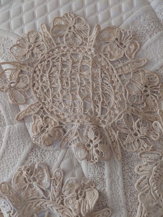Mileuri si fete de masa din  macrame