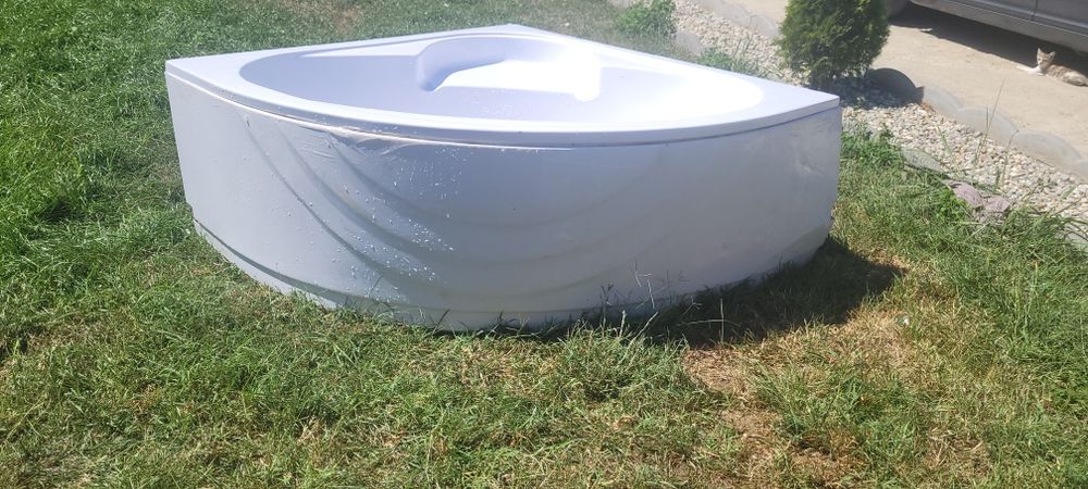 Vind cada pe colt de 140 pe 140