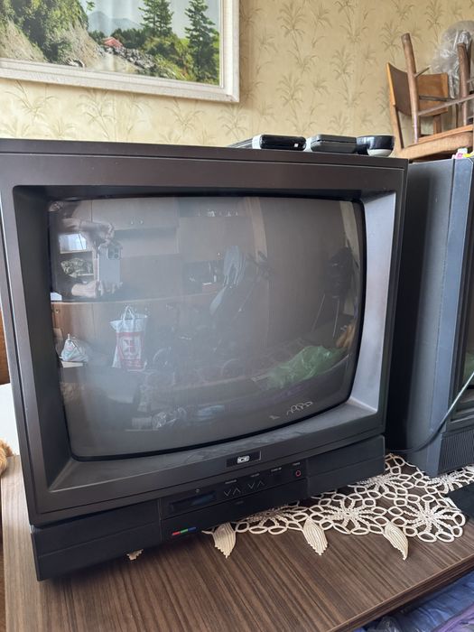 ПОДАРЯВАМ стари работещи телевизори