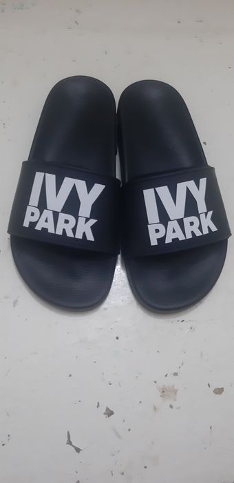 Новые брендовые шлепки 37 размер.