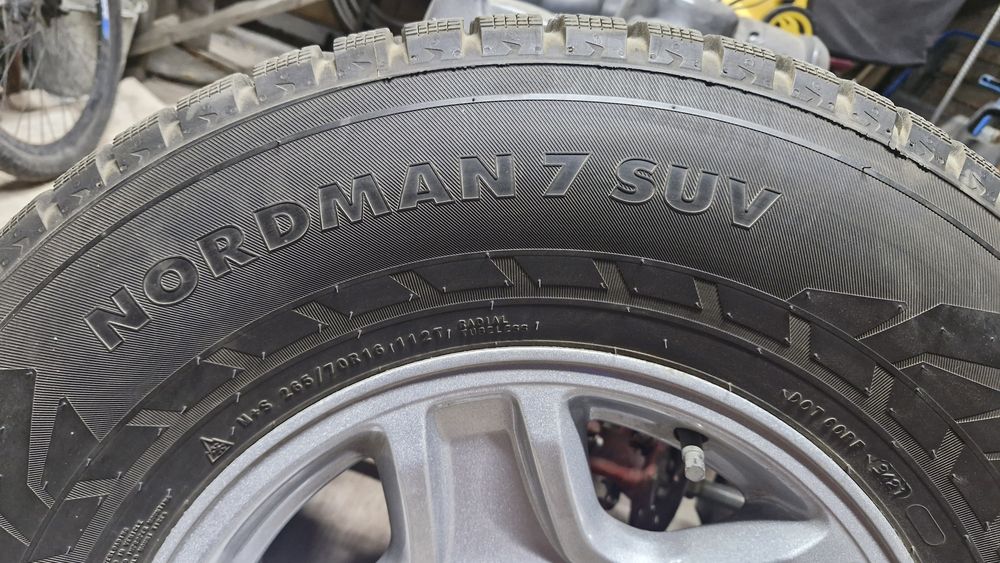 Диски с шинами. В отличном состоянии