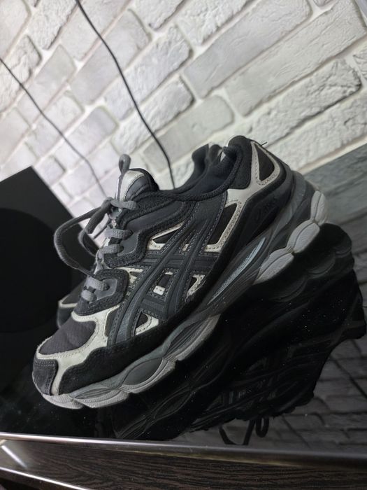 Оригинальные кроссы asics