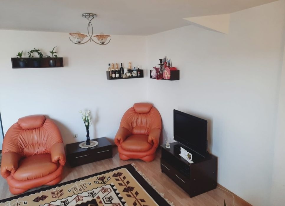 Proprietar, închiriez apartament cu 2 camere