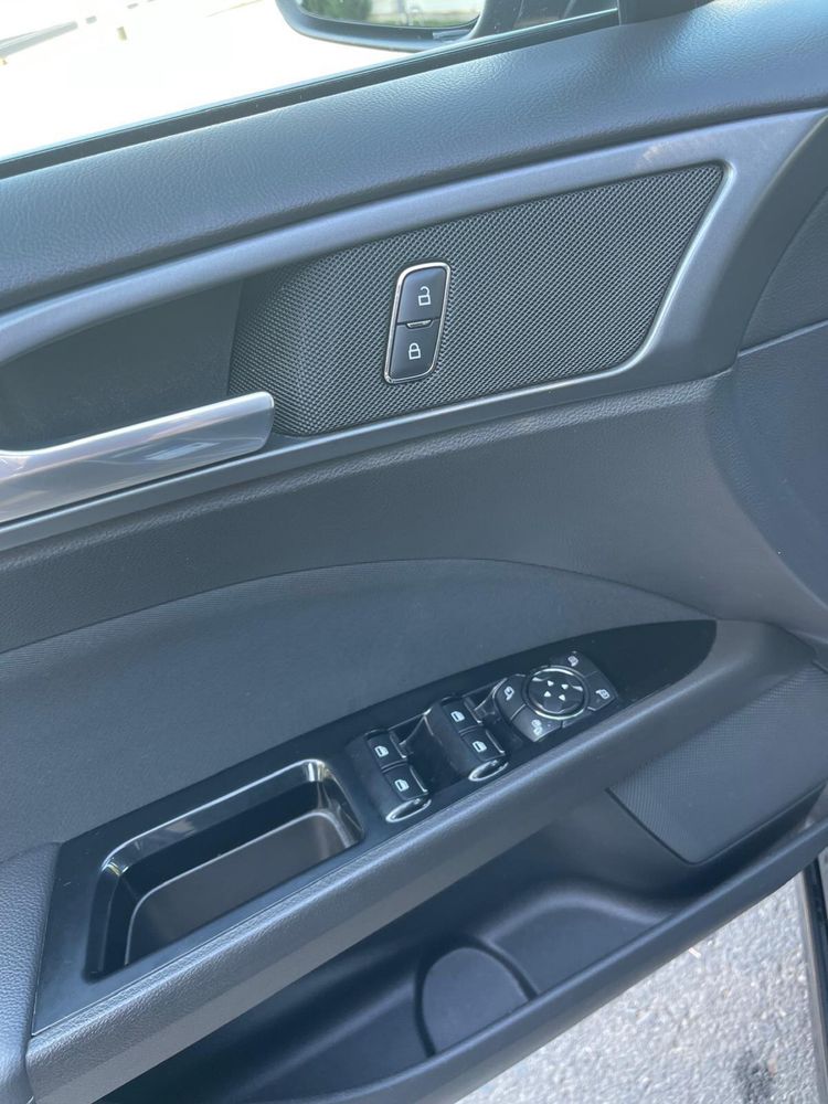 Vand ford mondeo mk5 sau schimb cu logan 2023
