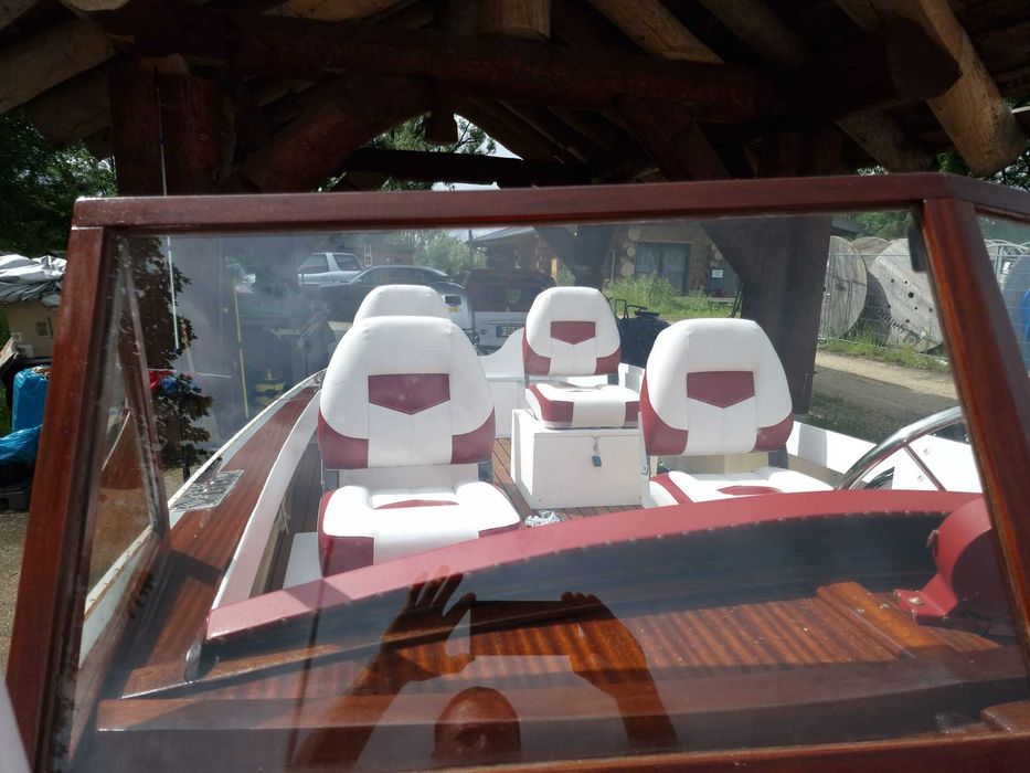 Vând Barca Tip Lotos ,motor Honda și trailer