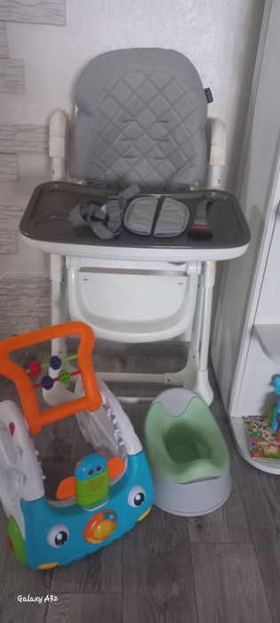 Стул для кормления,горшок,толкач