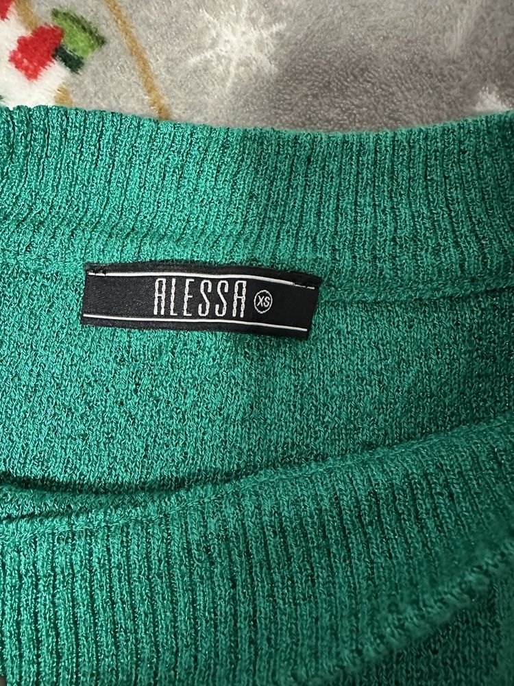 Пуловери Alessa xs