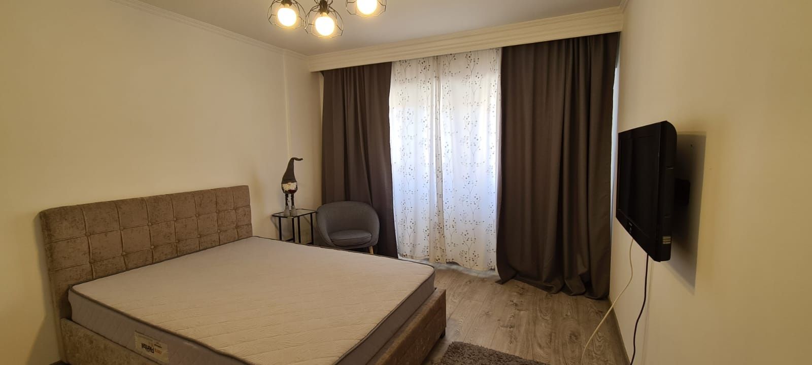 Inchiriez apartament 3 camere