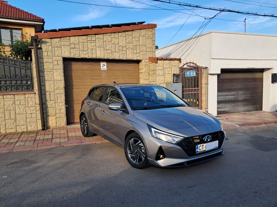 HYUNDAI I20 * *  13.350 € **  2021  * *  13 .000 KM ** Full - LED LINE