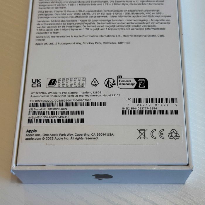 Vând iPhone 15 Pro, ca nou, 128GB, Titanium, la cutie + husă originală