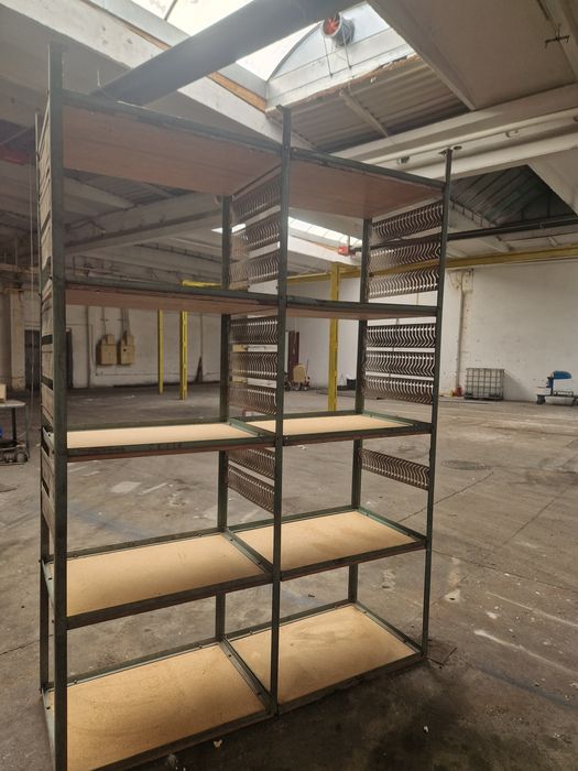 Rafturi diferite masa lucru cu serta