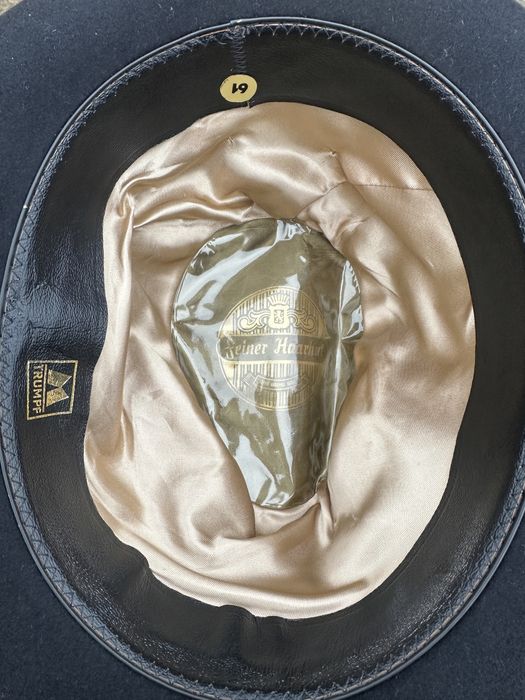 Palarie vanator cu 14 insigne