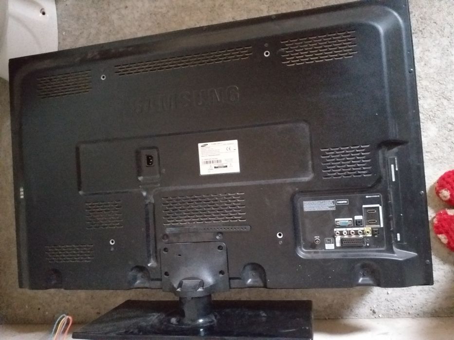 Tv Samsung, se vinde defectă o piesă