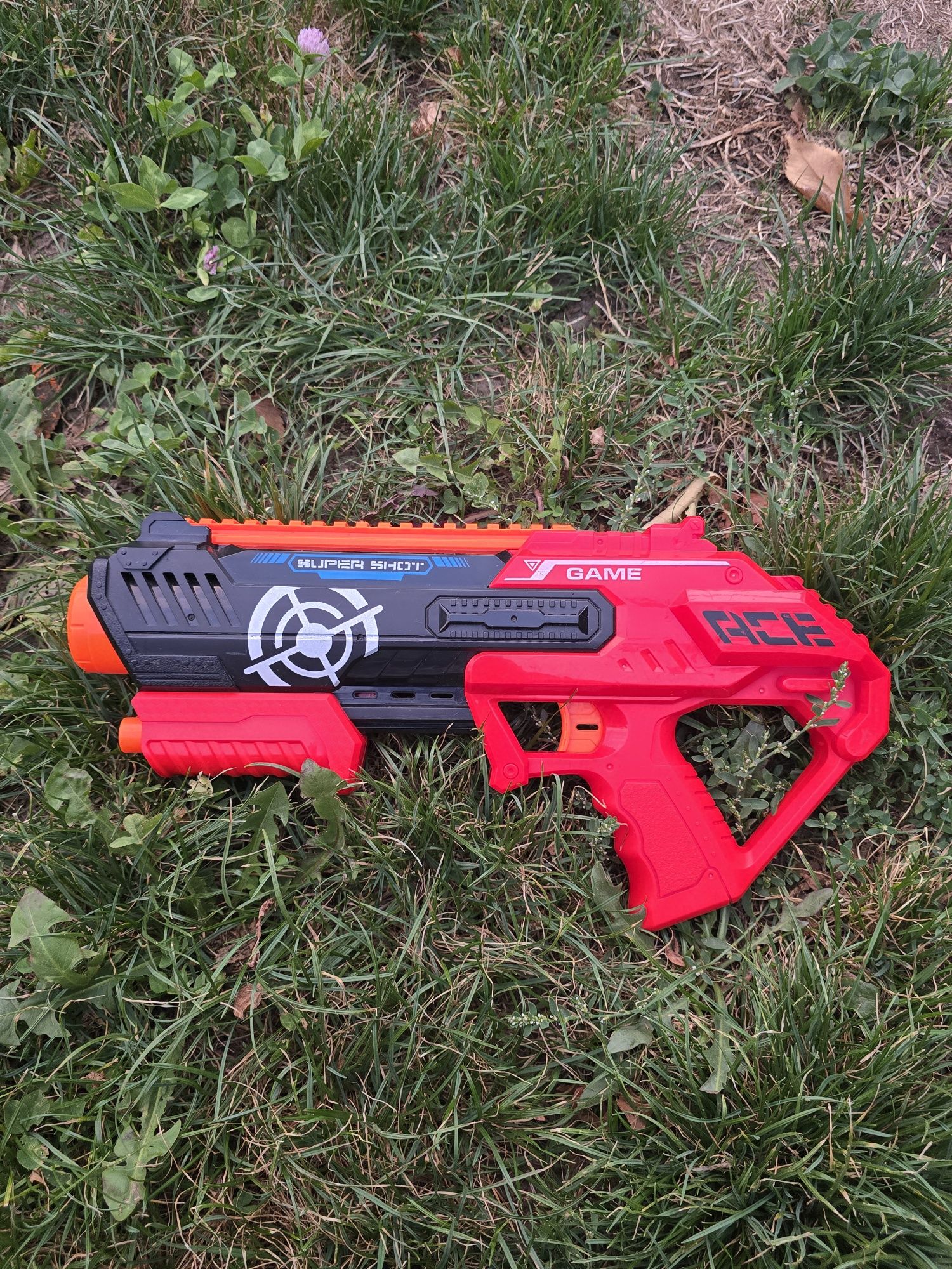 Продаю Nerf бластеры