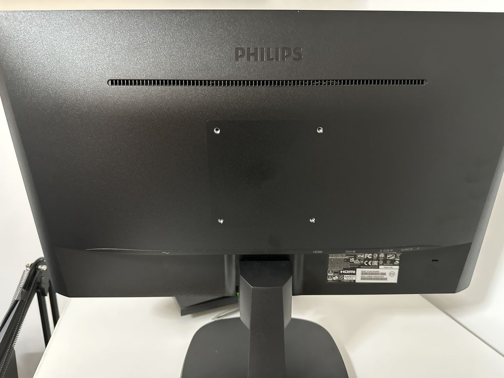 Monitor phillips  led 23.8” Full HD