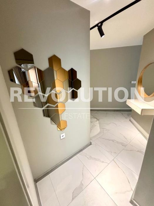 Продава се Тристаен апартамент в Пловдив, Съдийски - 103 кв.м за 1602 €/кв.м - Снимка #9