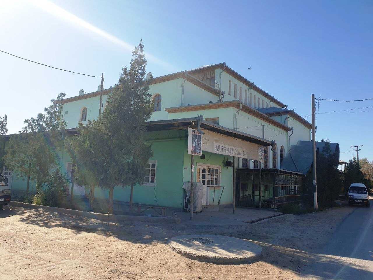 Xivada Maishiy va avtoustaxona va ishlab chiqarish binolari sotiladi