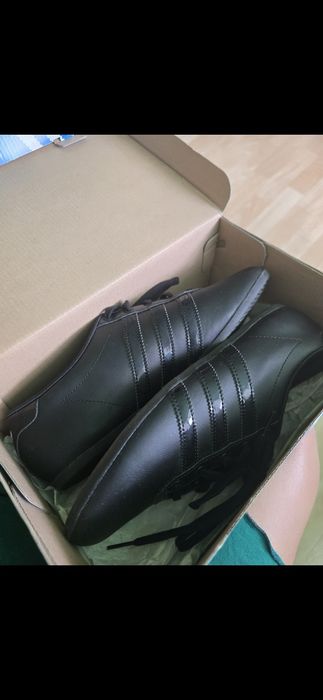 Спортни черни маратонки
