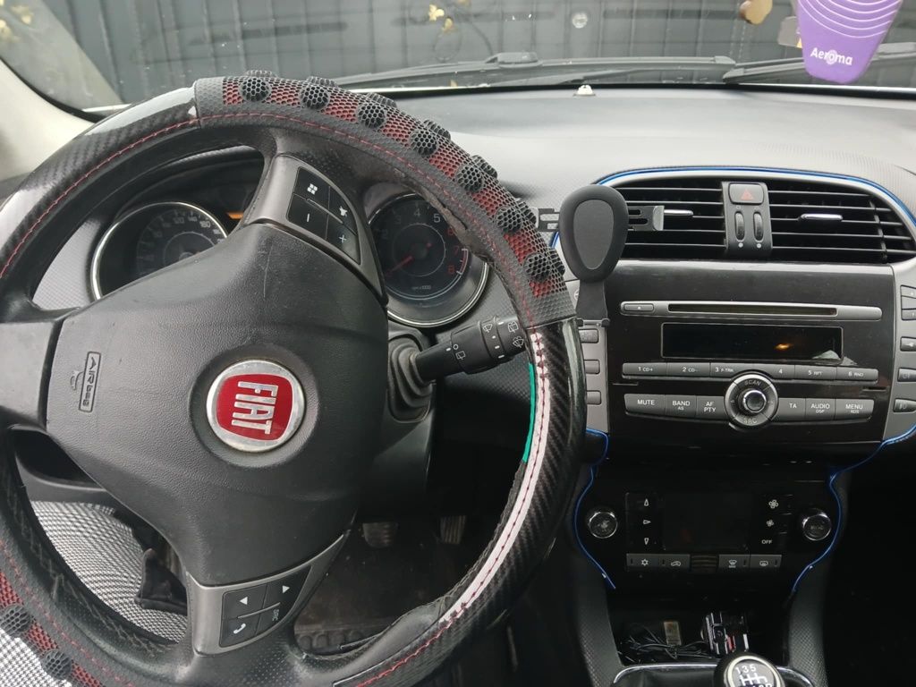 Vand sau schimb Fiat bravo 2010 1.4 benzina