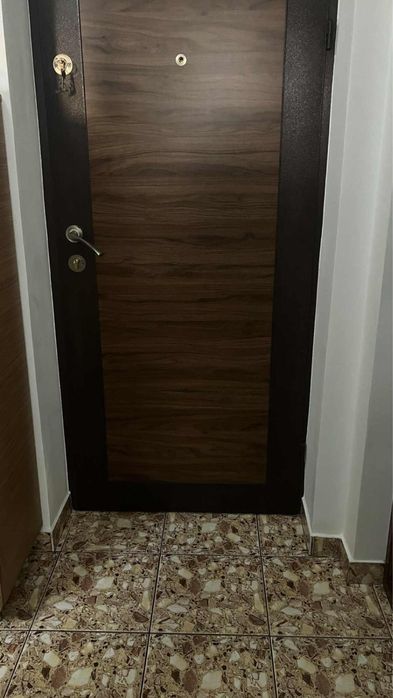 Vand apartament mobilat